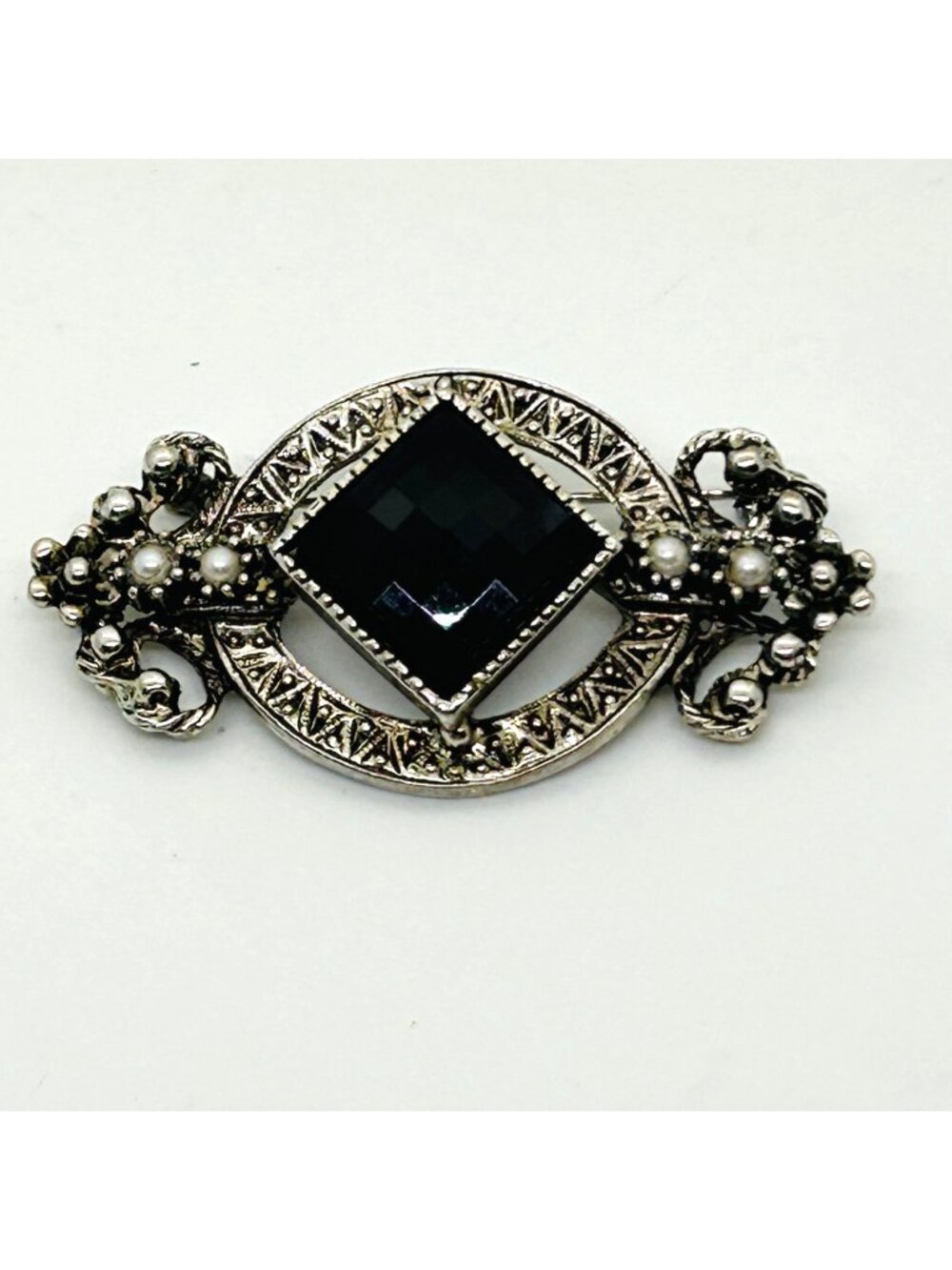 Vintage Style Silver Brooch With Black Faceted Stone & Faux Pearls Retro Pin